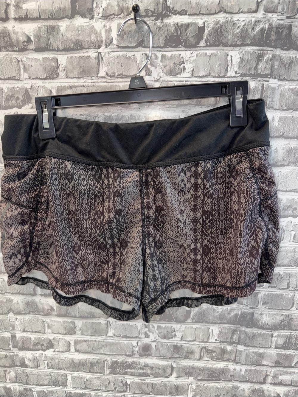 Athleta‎ Snake-Print Running Shorts - Black Waistband